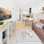 Superapart Pelcowizna With Air Conditioner - Near Metro Brodno