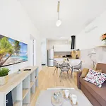 Superapart Pelcowizna With Air Conditioner - Near Metro Brodno *