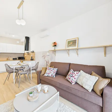 Apartman Superapart Pelcowizna With Air Conditioner - Near Metro Brodno