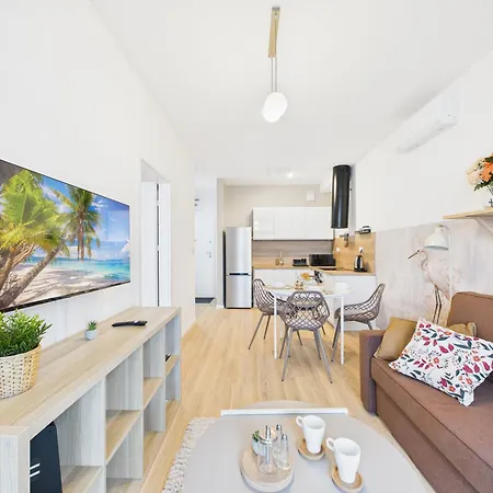 Superapart Pelcowizna With Air Conditioner - Near Metro Brodno *