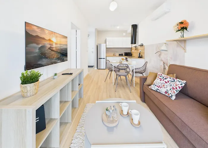 Superapart Pelcowizna With Air Conditioner - Near Metro Brodno