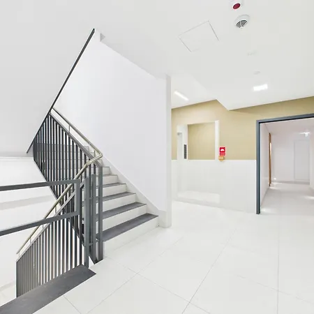 Superapart Pelcowizna With Air Conditioner - Near Metro Brodno شقة *