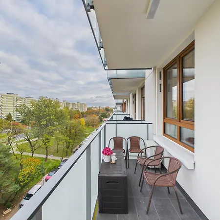 Superapart Pelcowizna With Air Conditioner - Near Metro Brodno شقة