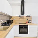 아파트 Superapart Pelcowizna With Air Conditioner - Near Metro Brodno